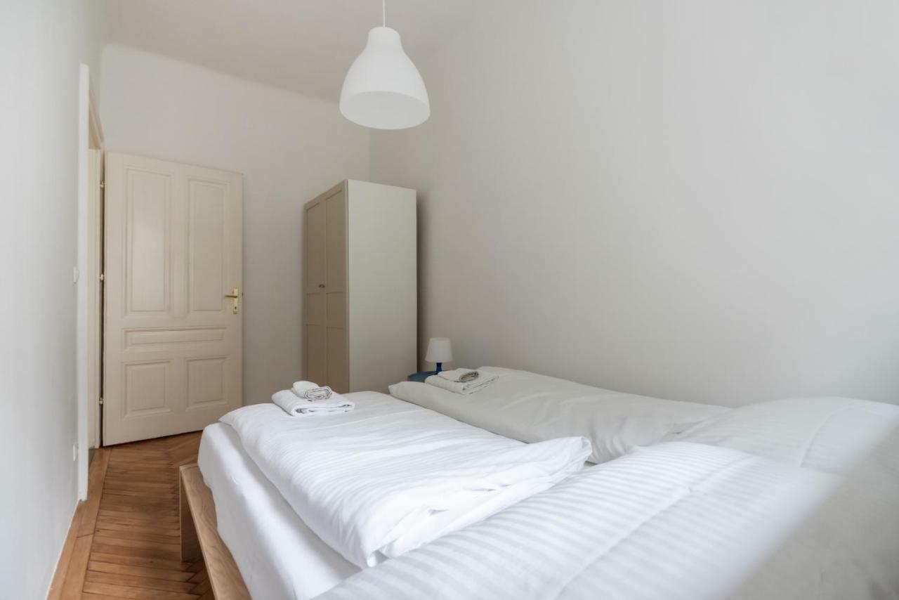 Universum Apartment 2 Vienna Exterior photo